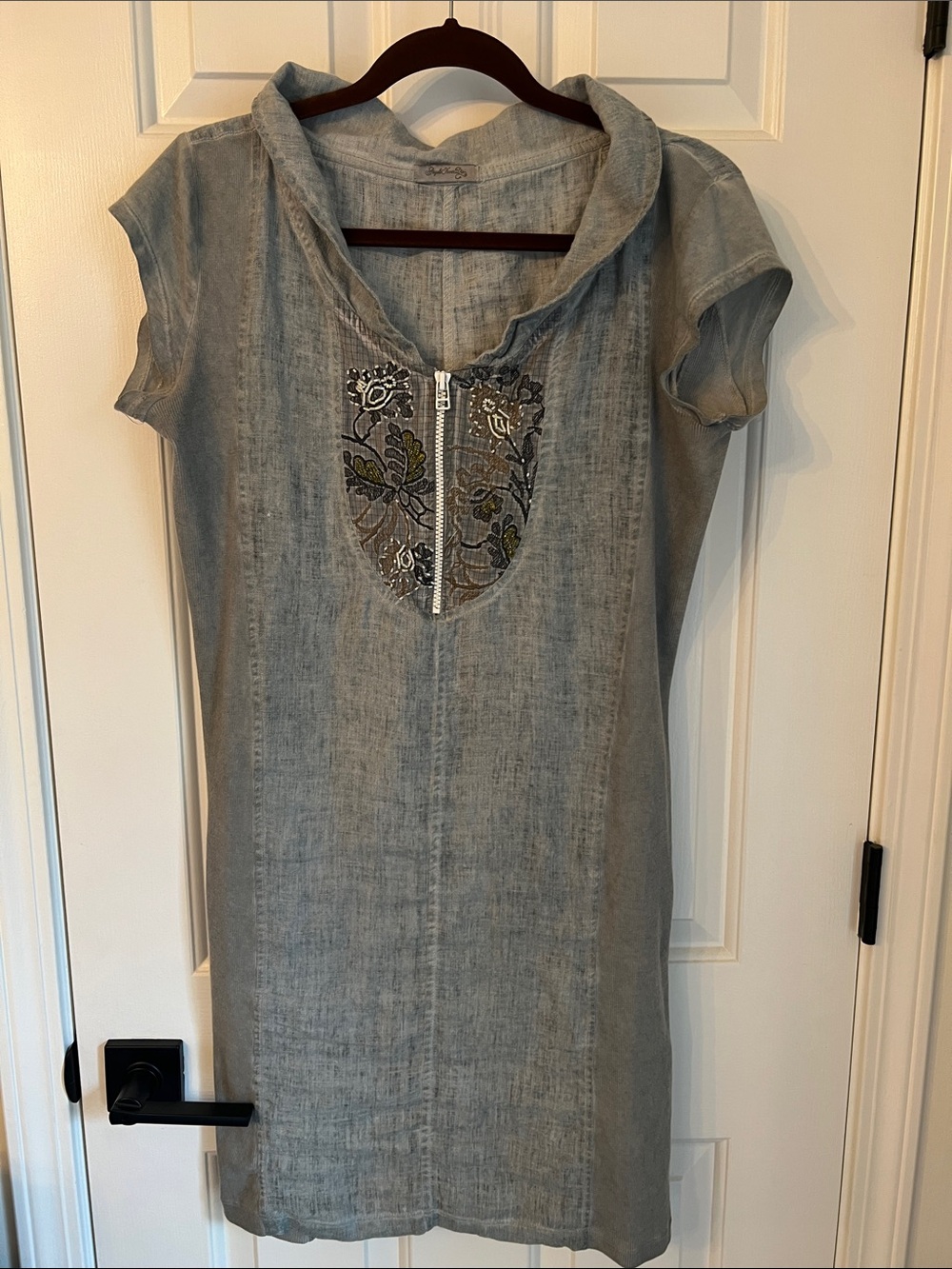 Angels Never Die- Green Embroidered Linen Blend Shift Dress. Size Large